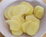 Foto del paso 4 de la receta: Jarrete de Cordero con Patatas panadera