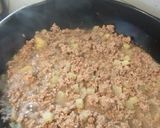 A picture of step 1 of Mexican-Style Picadillo with Vegetables.