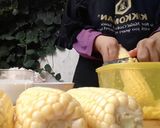 Foto langkah ke 2 dari resep Lepet Jagung Manis.