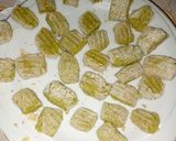 Foto del passaggio 3 della ricetta Gnocchi di piselli con pomodorini e rucola