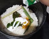 Foto langkah ke 2 dari resep 46. NASI KUNING MEJIKOM Anti ribet.