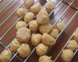 Foto langkah ke 5 dari resep Soes Kering Keju.