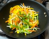 Foto del paso 3 de la receta: Fideos chinos con vegetales