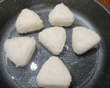 Une image de l'étape 5 de 🍙Onigiri croustillant aux graines de sésame.