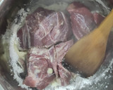 Foto del paso 2 de la receta: Morcillo de Angus Guisado con Batata, Zanahoria, Vino y Café