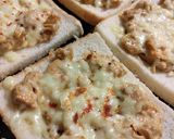 A picture of step 6 of Peri Peri toast.