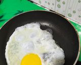 Foto langkah ke 1 dari resep Telur Mata Sapi.