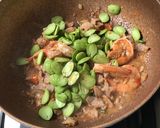 รูปขั้นตอนการทำที่ 3 ของ สะตอผัดกะปิกุ้งหมูสามชั้น