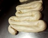 Foto del paso 7 de la receta: Medialunas de grasa y facturas