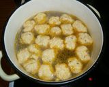 Brokkolileves sajtgombóccal recept fázis 3 fotója