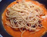 Foto del passaggio 4 della ricetta Spaghetto quadro con datterini confit e polvere di capperi