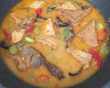 Foto langkah ke 5 dari resep Mangut Ikan Pari asap (Iwak Pe).
