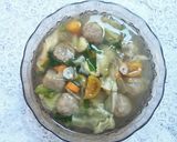 Foto langkah ke 4 dari resep Sayur Sop Bakso Ala Rumahan.