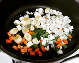 Foto del paso 3 de la receta: Arroz meloso de verduras de aprovechamiento y merluza