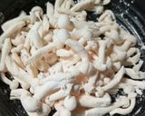 Foto langkah ke 1 dari resep Tumis Pedas Jamur Shimeji Putih.