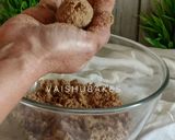 A picture of step 4 of Multigrain Laddus with Rolled Oats & Sattu.