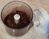 Aszalt szilvás-diós golyók recept fázis 2 fotója