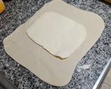 Foto del paso 1 de la receta: Coca de chicharrones Dijous gras 2026