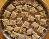 A picture of step 4 of Oats, makhana and dry fruits burfi.