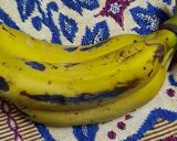 A picture of step 2 of Banana dates shake.