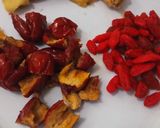 Foto langkah ke 2 dari resep Teh Goji Berry.