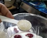 A picture of step 3 of Strawberry milk smoothie.