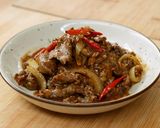 Foto langkah ke 6 dari resep Sapi Saus Lada Hitam / Black Pepper Beef Devina Hermawan.