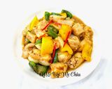 Hình bước làm 2 của món Cơm chiên thịt gà lúc lắc