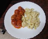 Foto del paso 4 de la receta Albóndigas mixtas en salsa con pasta al ajillo
