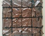 Foto langkah ke 11 dari resep Shiny Crust Brownies.