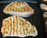 Foto del paso 2 de la receta: CHULETAS DE CERDO ADOBADAS, A LA PLANCHA CON ENSALADA DE POROTOS. JON STYLE