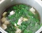 รูปขั้นตอนการทำที่ 5 ของ แกงจืดตำลึงไก่สับเต้าหู้ไข่