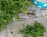 A picture of step 1 of Sarsoon ka saag.
