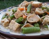 Foto langkah ke 2 dari resep Menu Diet GM hari ke 6, Tumis tempe sayuran jamur (sarapan).