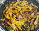 A picture of step 6 of Honey chilli potato.