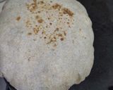 A picture of step 4 of Atte ki roti gol gol.