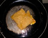 स्टफ एग पराठा (egg paratha recipe in marathi) रेसिपी स्टेप 3 फोटो 