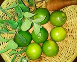 Foto del paso 5 de la receta: BOLO VERDE LIMÃO CAIPIRINHA /BIZCOCHUELO VERDE DE LIMA  LIMÓN-Recetas populares de Brasi🇧🇷