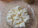 Postrecito de ricota o requesón con polen corbicular y miel de abejas 🐝🍯más nueces en solo un minuto