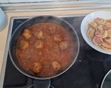 Foto del paso 3 de la receta: 2 recetas en 1. Galets y albóndigas en salsa