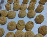 Foto langkah ke 6 dari resep Kue Soes Vla Putih Keju.