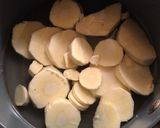 A picture of step 1 of Low fat healthy clam chowder.