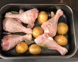Foto del paso 1 de la receta: Muslos de pollo al vino