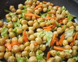 A picture of step 3 of Tofu-Chickpeas Summer Salad.