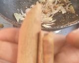 A picture of step 2 of Mirchi ki dal jawari ki Roti theccha.