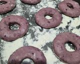 Foto langkah ke 4 dari resep Donat Ubi Ungu.