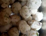 Hình bước làm 1 của món Các loại viên chiên tạo hình lá cờ