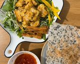 Hình bước làm 3 của món Nộm Tempeh xúc bánh đa