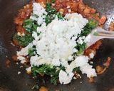 A picture of step 4 of Paneer Methi bhurji.