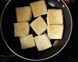 Foto langkah ke 1 dari resep Dubu Jorim (Korean Spicy Braised Tofu).